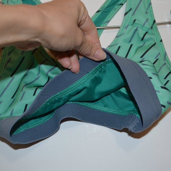 NIKE  Better Fit DRI-FIT Neon Green-Grey Sport Active Wear Stretchy Crop Top XS - Picture 4 of 4